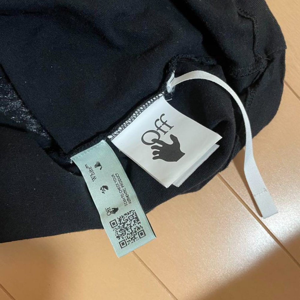 Off-White T-Shirt - Picture 6 of 7
